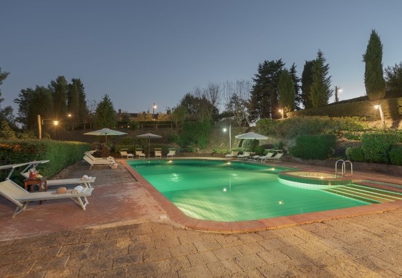 Illuminated pool area to spend unique moments – Villa Ginestraio