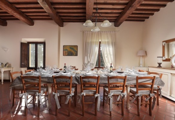 The large dining area to spend unique moments – Villa Ginestraio