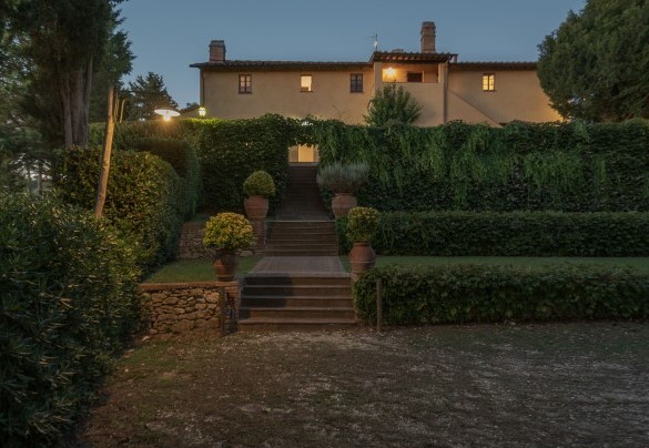 View from the parking lot at dusk – Villa Ginestraio