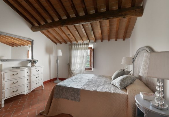 Room n.3 double with en-suite bathroom n. 4 – Villa Ginestraio