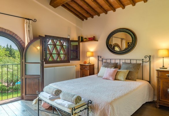 Double bedroom n. 2 with en-suite bathroom, on the first floor – Villa Gino 