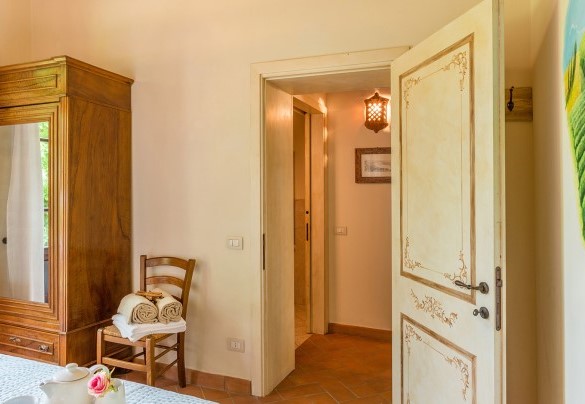 Double bedroom n.1 with with divisible beds and  en-suite bathroom, on the ground floor with direct outside  - Villa Gino 