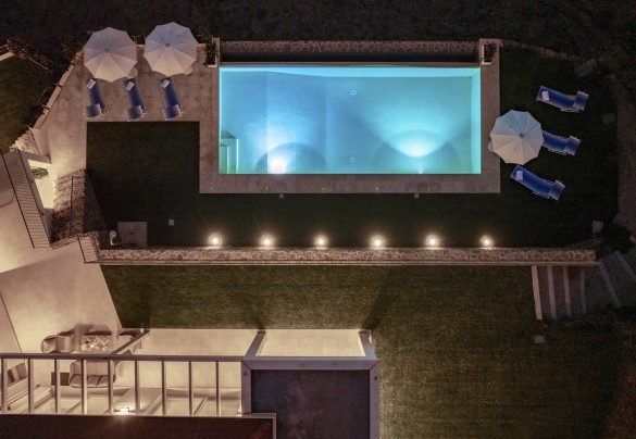 La Gioia di soggiornare in una esclusiva villa con piscina, con un bel giardino, una grande terrazza panoramica ed interni spaziosi dotati di tutti i moderni comfort – Villa Gioia