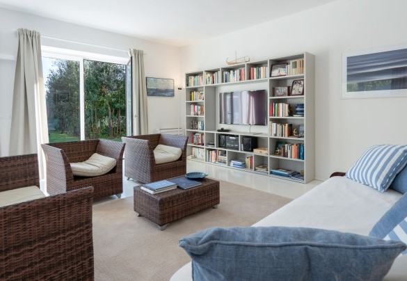 Living area, ground floor - Villa Giomoa