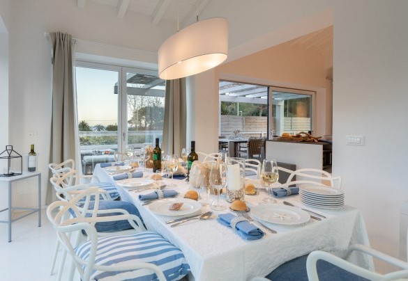 Dining room with view - Villa Giomoa