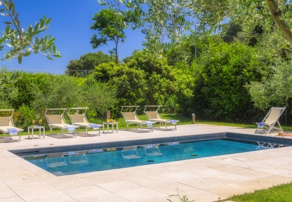 The swimming pool is a few, 1,20 deep - Villa Gioma