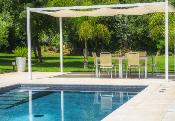 Swimming pool with rectangular tub with internal pvc lining touch - Villa Giomoa