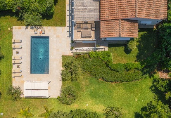 Private botanical garden with a dream setting - Villa Giomoa