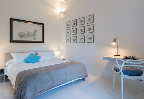 Double bedroom with access to the outside - Villa Giomoa