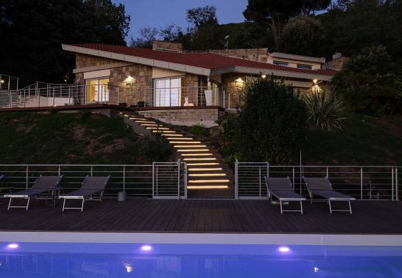 The villa bathed in the warm light of sunset – Villa Giulia