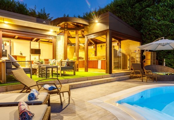The fully illuminated veranda - Villa Alais