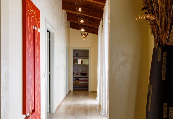 The corridor on the first floor - Villa Alais