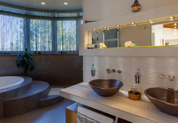The hot tub on the first floor - Villa Alais