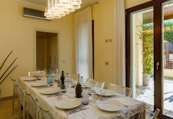 The spacious indoor dining table - Villa Alais