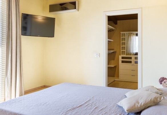 The double bedroom on the first floor with an en-suite bathroom - Villa Alais