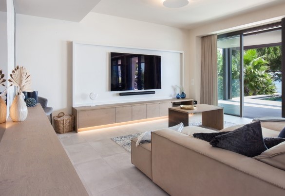 In the living room on the ground floor you can enjoy a latest generation Smart TV - Villa Grace