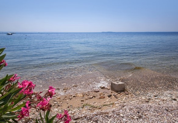 Lakeview from the direct access to the beach - Villa Grace