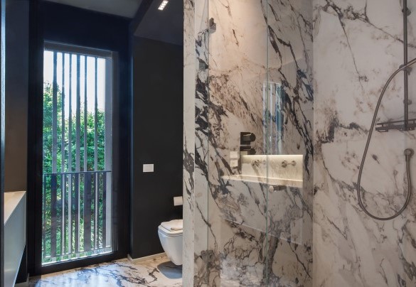 Ensuite bathroom of the double bedroom (2) - Villa Grace