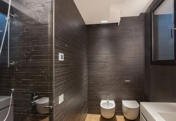 Ensuite bathroom of the double bedroom (1) on the ground floor - Villa Grace