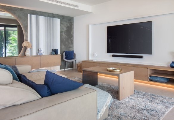 In the living room on the ground floor you can enjoy a latest generation Smart TV - Villa Grace