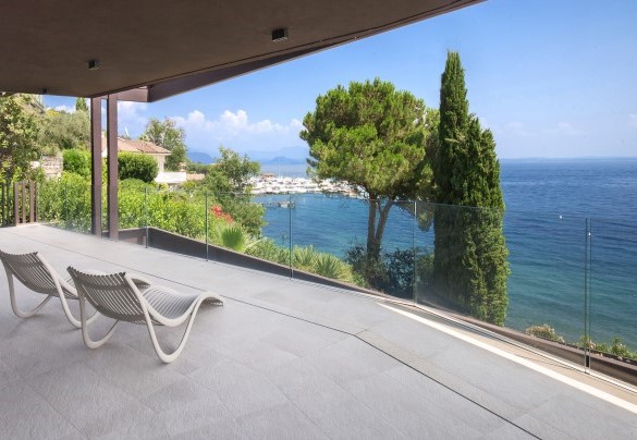 Relax area on the terrace in front of the bedrooms on the 1st floor - Villa Grace