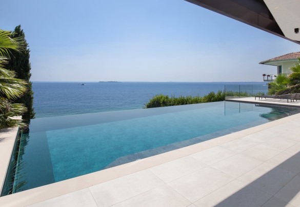 View of the swimming pool from the living room on the ground floor - Villa Grace