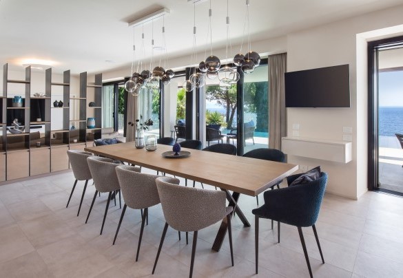 Table in the elegant dining area - Villa Grace