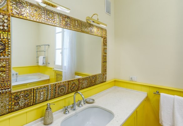Bagno en-suite con vasca idromassaggio al primo piano – Villa Guidi