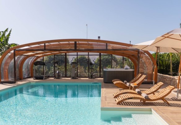 Area palestra esterna e jacuzzi – Villa I Mori
