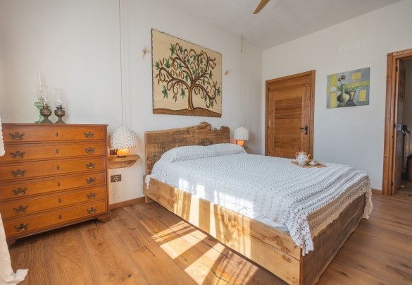 La camera da letto matrimoniale con bagno ensuite – Villa I Mori