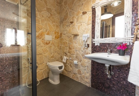 Bagno ensuite con doccia – Villa I Mori