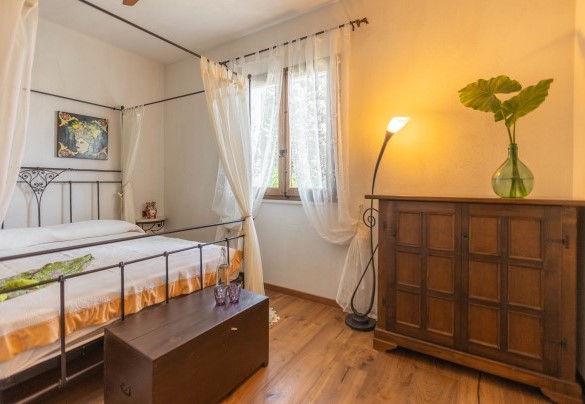 La camera da letto matrimoniale – Villa I Mori