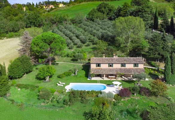 Villa for rent with exclusive swimming pool immersed in the greenery and tranquility of the Marche countryside a few kilometers from Urbino - Villa Il Baiocco