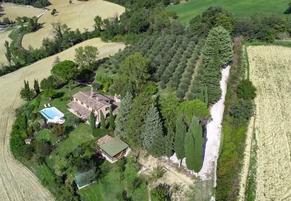Bird’s-eye view of the entire property - Villa Il Baiocco