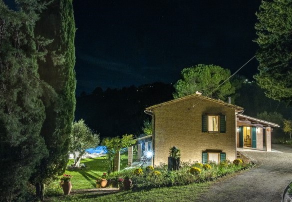 The villa in the evening lights - Villa Il Baiocco