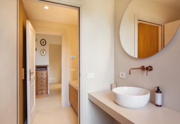 Bagno condiviso n.3 con doccia e lavatrice al primo piano - Villa il Belcanto