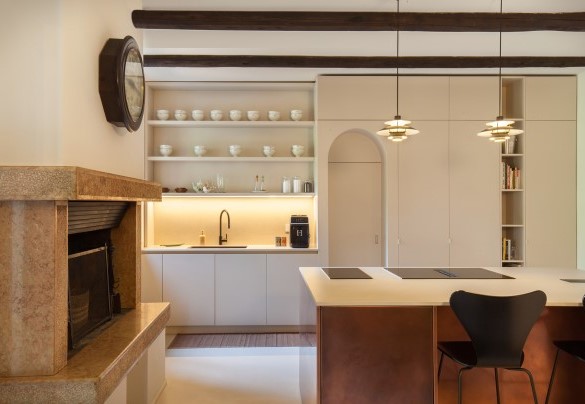 Dalla cucina si accede al giardino sul retro della casa - Villa il Belcanto