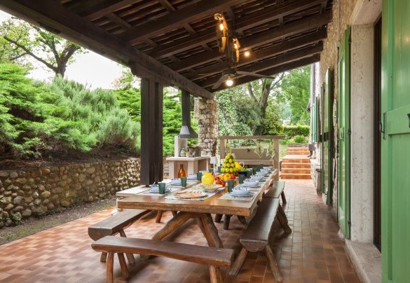 Tavolo da pranzo nel portico  - Villa il Belcanto