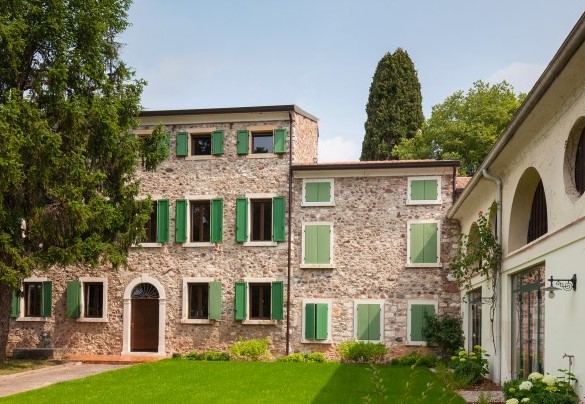 La facciata con l'ingresso principale - Villa il Belcanto