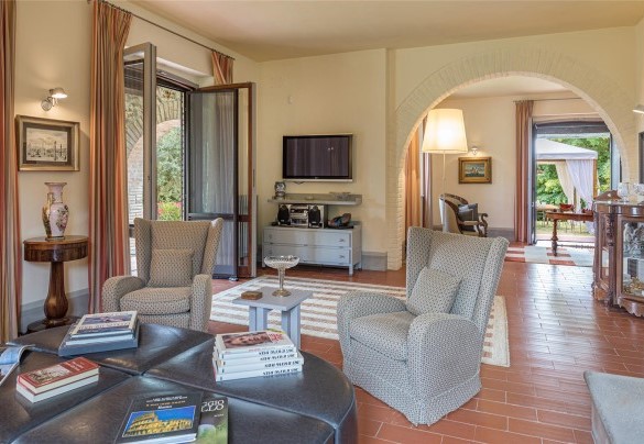  Dall’ingresso principale si accede in un largo open plan - Villa Il Cedro