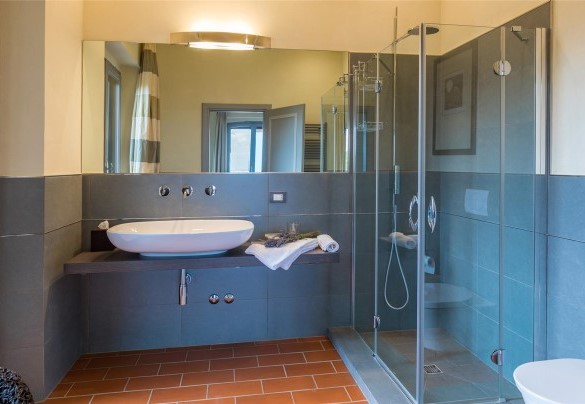 Bagno en suite n.3 al primo piano – Villa Il Cedro