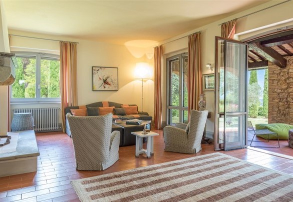  Dall’ingresso principale si accede in un largo open plan - Villa Il Cedro