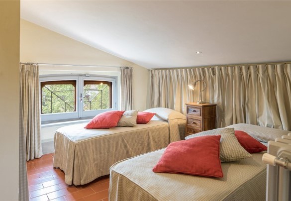Camera doppia n.5 con 1 letto singolo extra al secondo piano – Villa Il Cedro