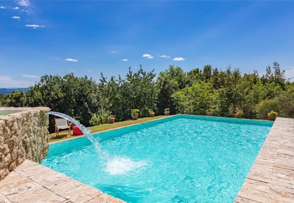 La piscina misura 8 x 12 m ed ha una profondità costante di 1,40m - Villa Il Cedro