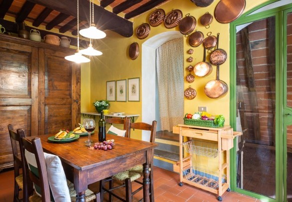 Kitchen in typical Tuscan style - Villa Il Colle di Moriano