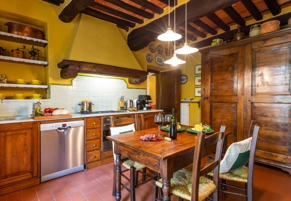Built-in and well-equipped kitchen - Villa Il Colle di Moriano