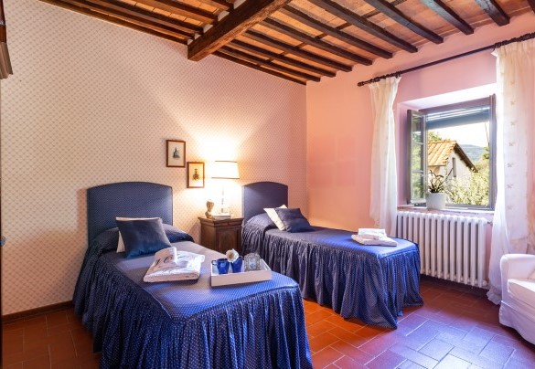 Twin bedroom with joinable beds n.4 on the first floor - Villa Il Colle di Moriano