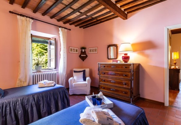 Twin bedroom with joinable beds n.4 on the first floor - Villa Il Colle di Moriano