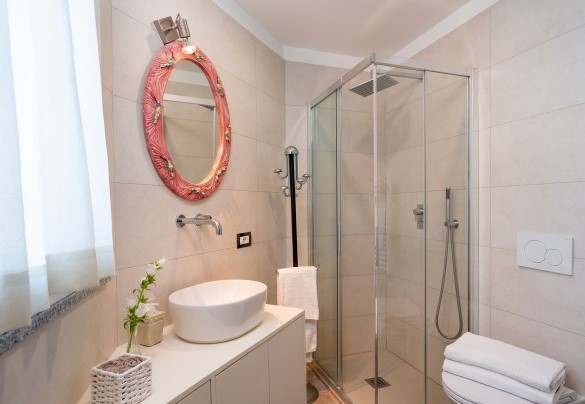 Bagno en suite con doccia n.1 (piano -1) - Villa Il Faro