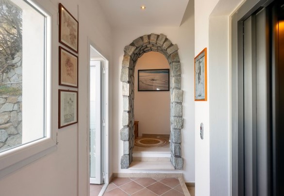 Accesso diretto al giardino (piano -5) - Villa Il Faro